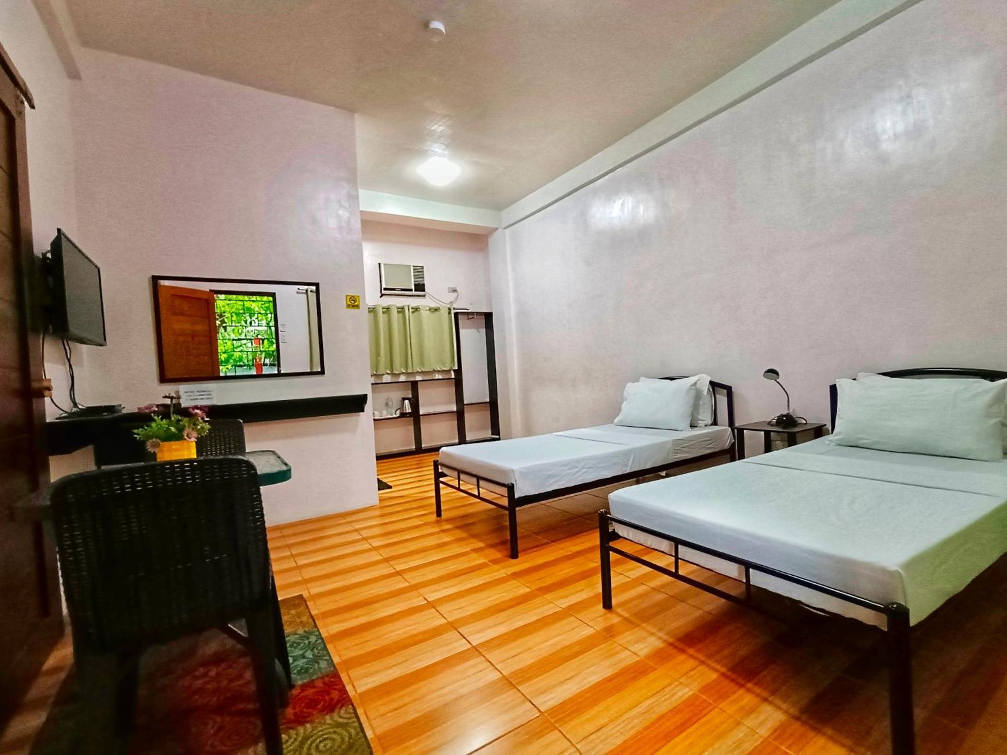 Monte Rio Gardens Bed & Breakfast Alaminos Exterior photo